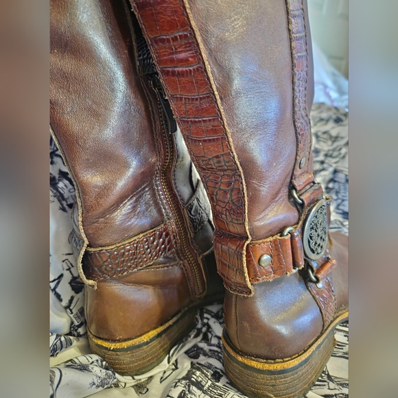 VINCE CAMUTO Size 6B Fantastic Riding Mix Croc Leather Boots Brown - Picture 9 of 14
